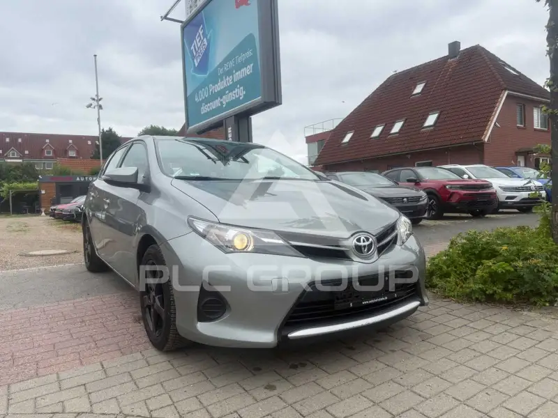 2015 Toyota AURIS
