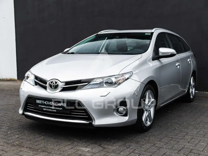2015 Toyota AURIS