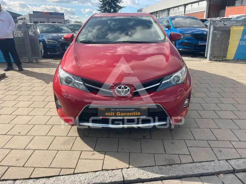 2015 Toyota AURIS