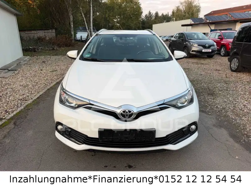 2015 Toyota AURIS