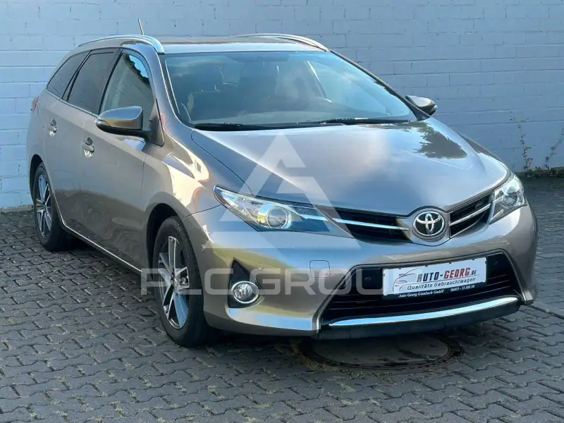 2015 Toyota AURIS