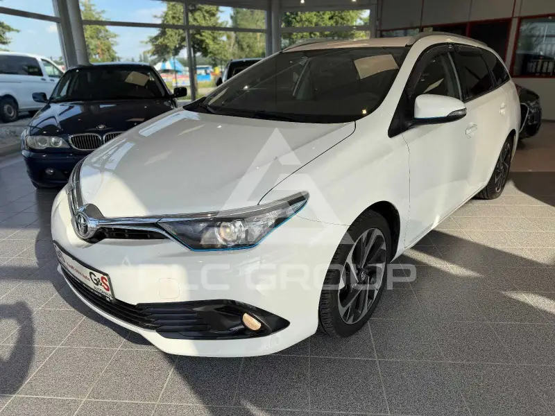 2015 Toyota AURIS