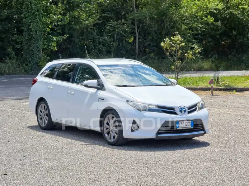 2015 Toyota AURIS