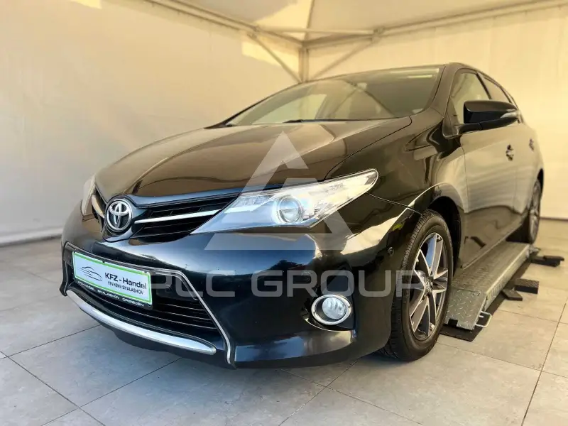 2015 Toyota AURIS