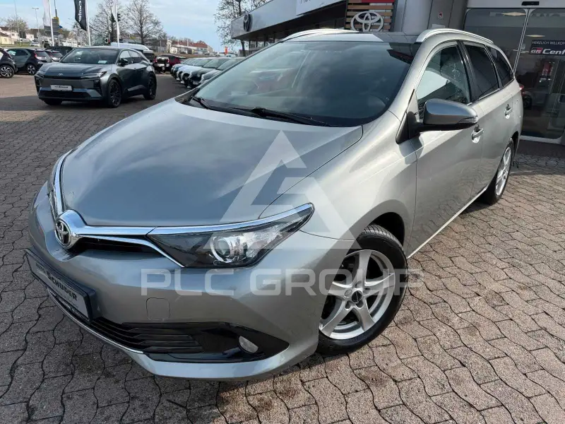 2015 Toyota AURIS