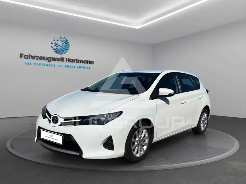 2015 Toyota AURIS