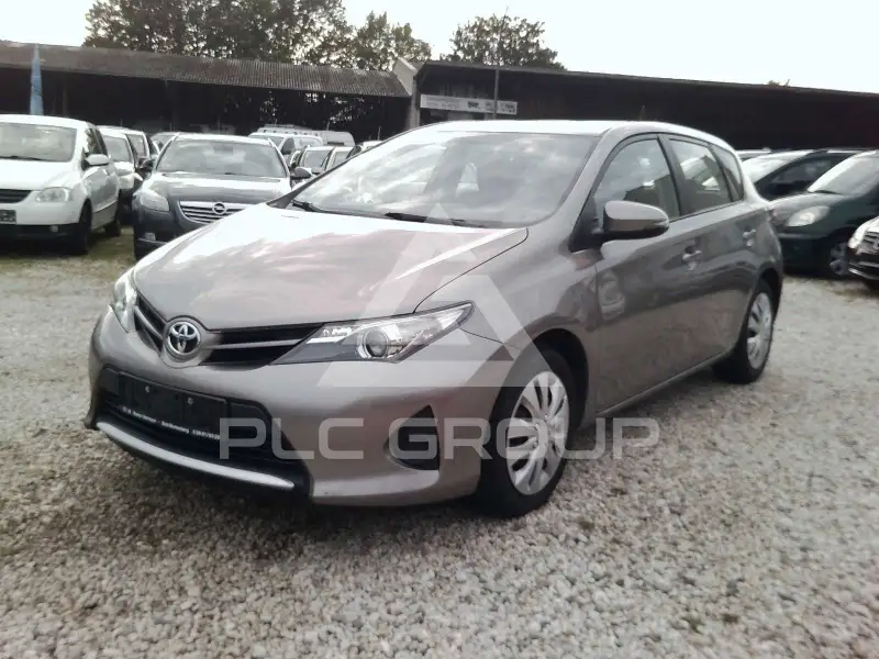 2015 Toyota AURIS
