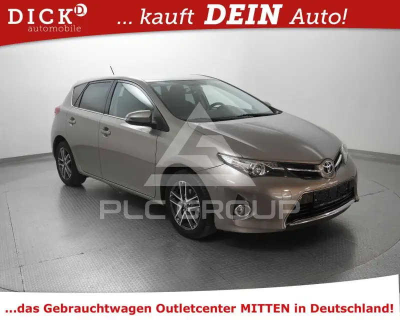 2015 Toyota AURIS