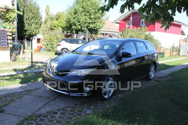2015 Toyota AURIS