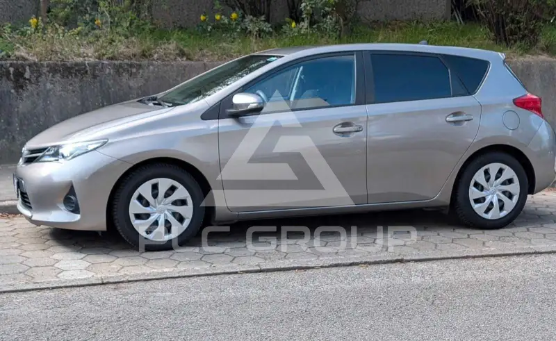 2015 Toyota AURIS