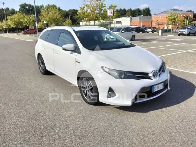 2015 Toyota AURIS