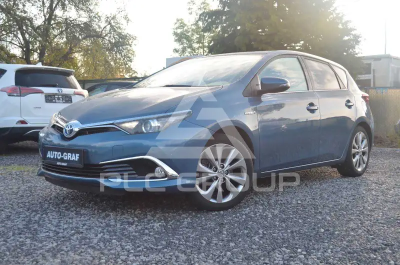 2015 Toyota AURIS