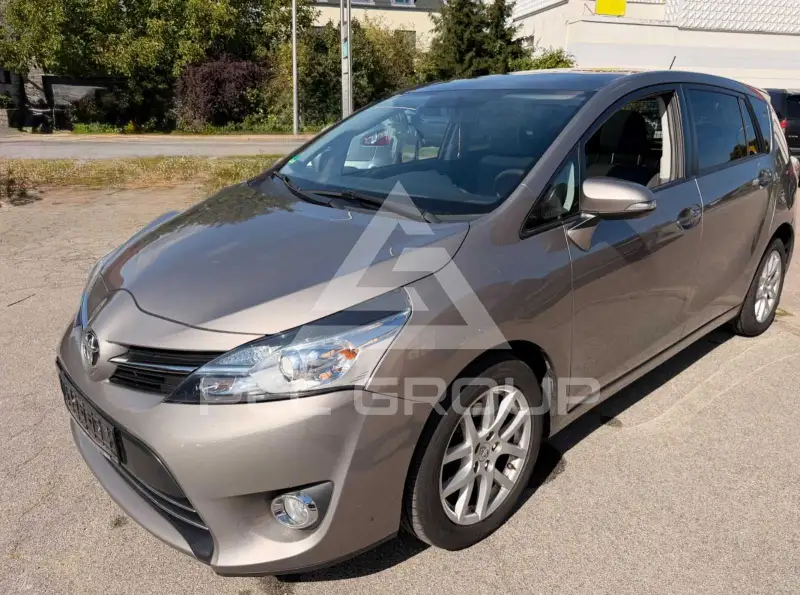 2015 Toyota VERSO