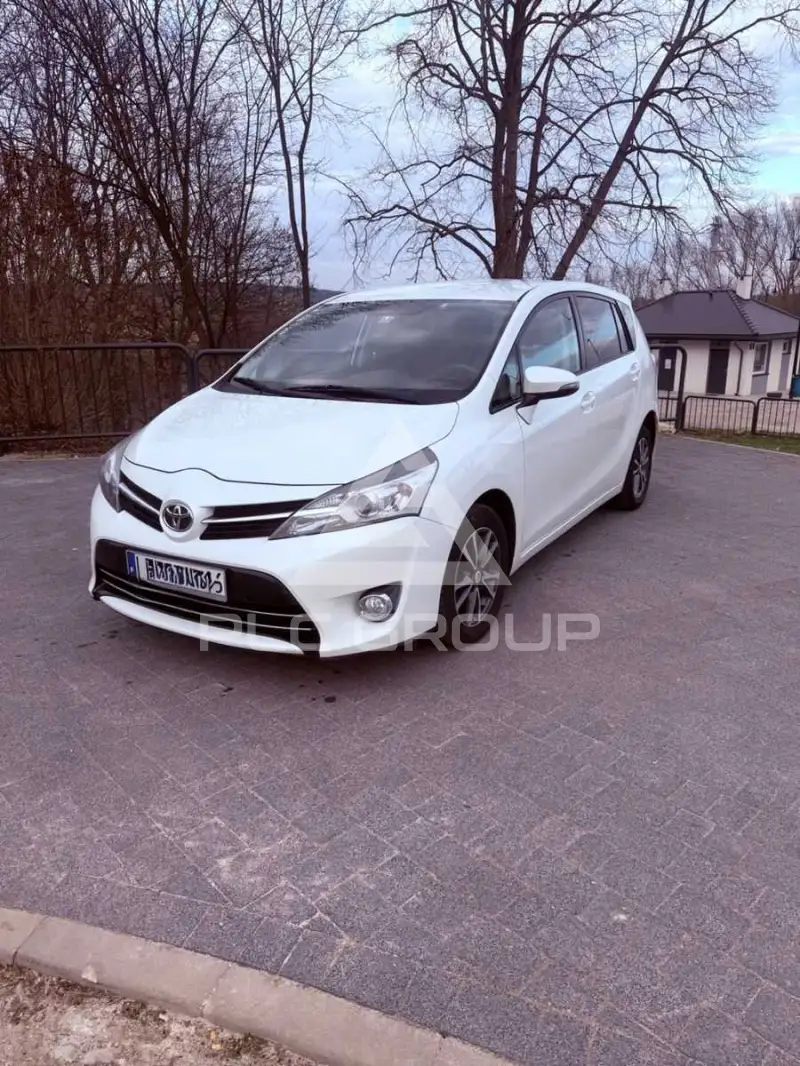 2015 Toyota VERSO