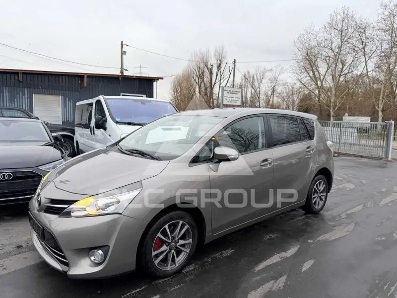 2015 Toyota VERSO