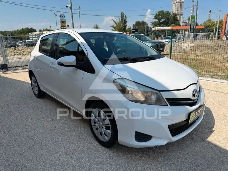 2015 Toyota YARIS