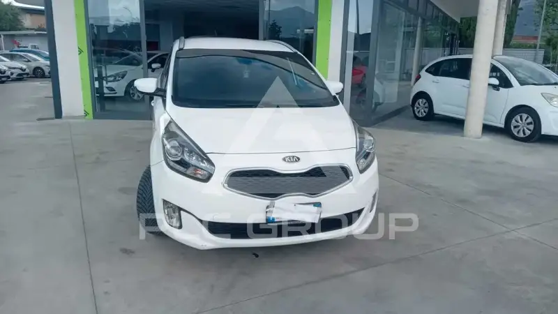 2015 KIA Carens