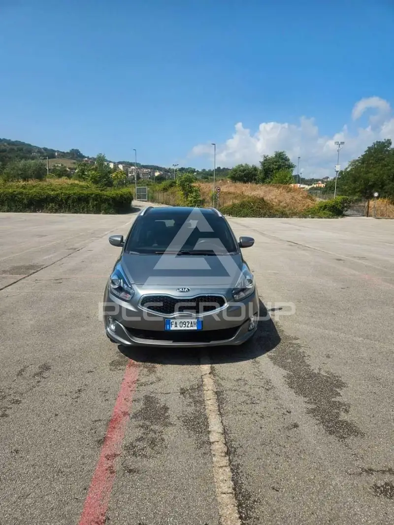 2015 KIA Carens