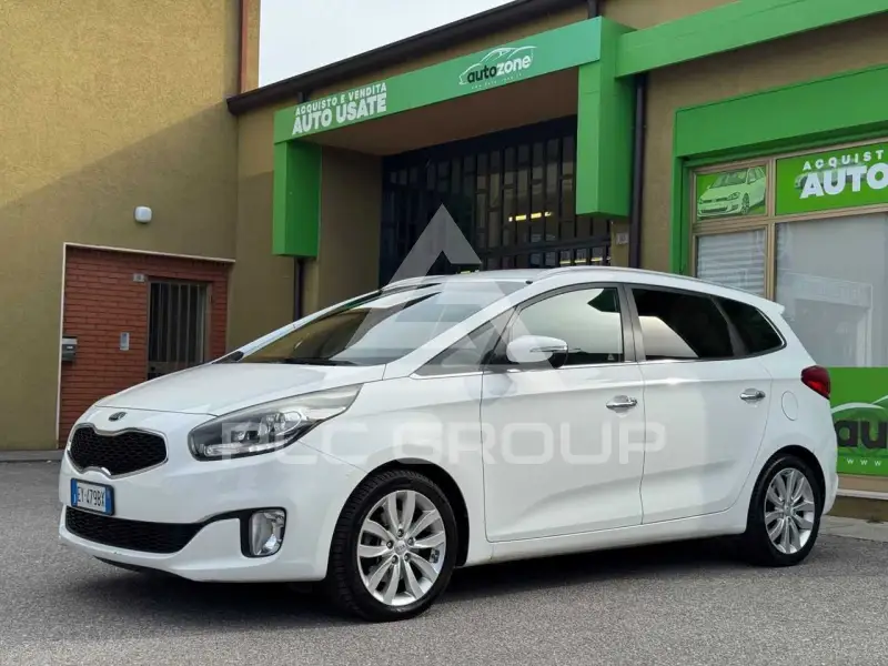 2015 KIA Carens