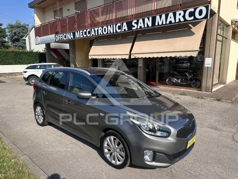 2015 KIA Carens