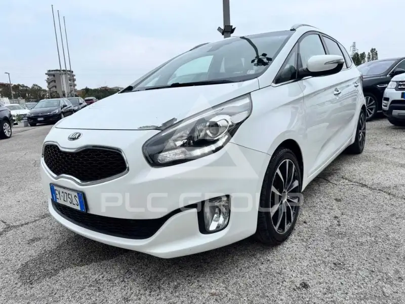 2015 KIA Carens