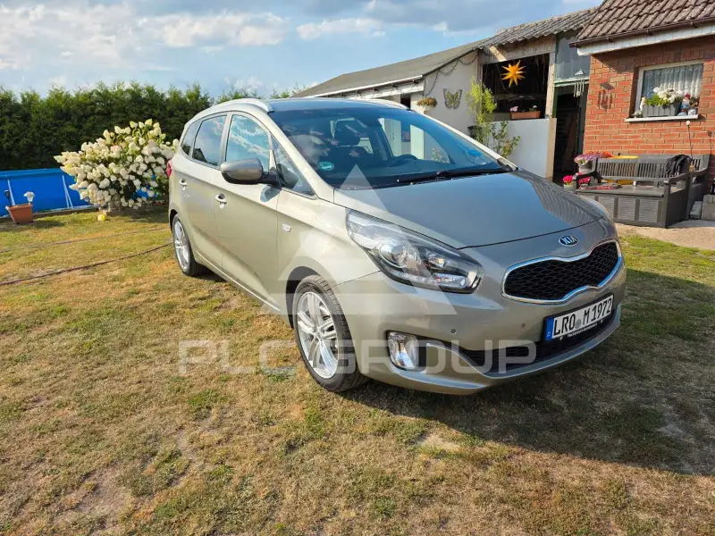 2015 KIA Carens