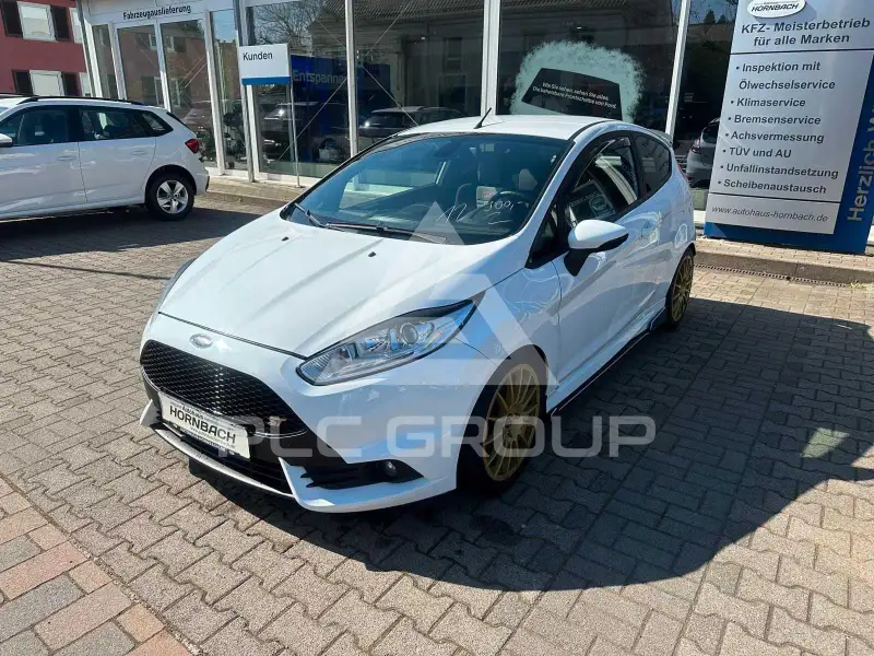 2015 Ford FIESTA