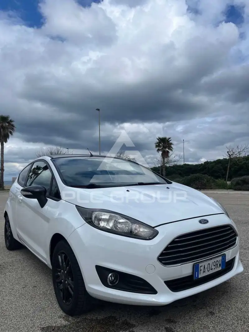 2015 Ford FIESTA