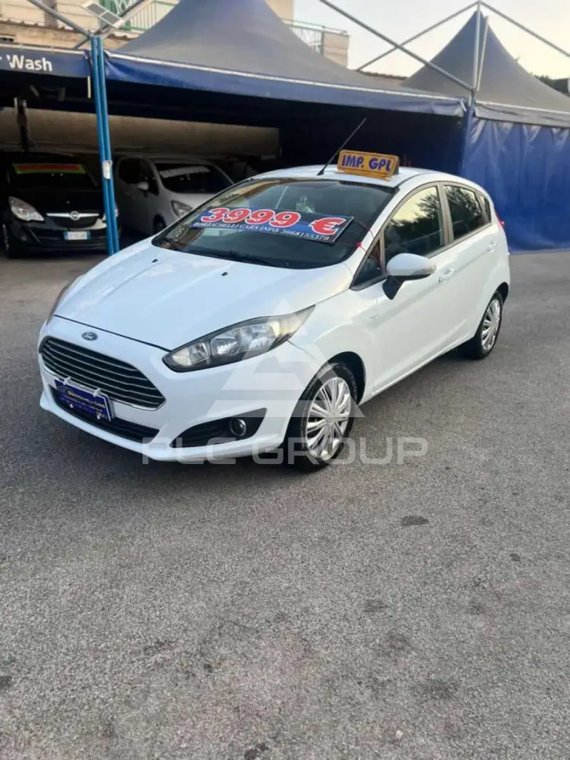 2015 Ford FIESTA