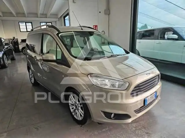 2015 Ford Tourneo