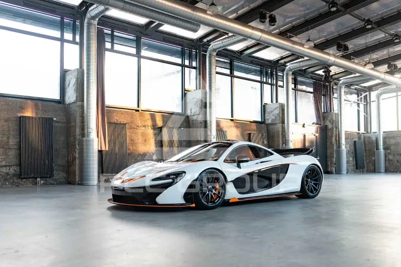 2015 McLaren P1