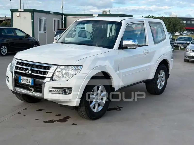 2016 Mitsubishi PAJARO