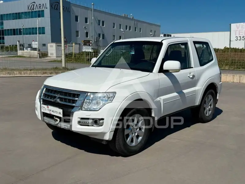 2016 Mitsubishi PAJARO