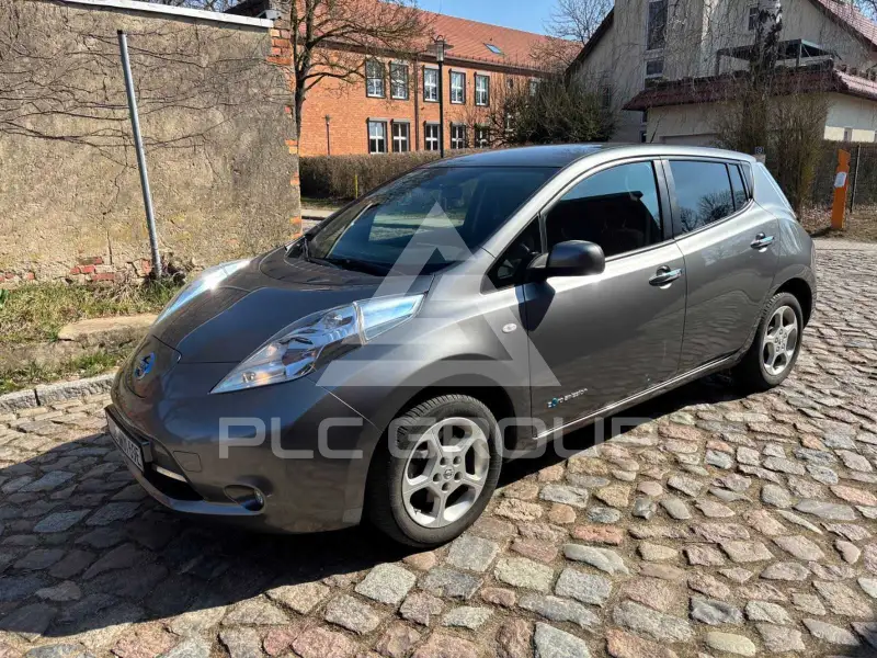 2016 Nissan LEAF