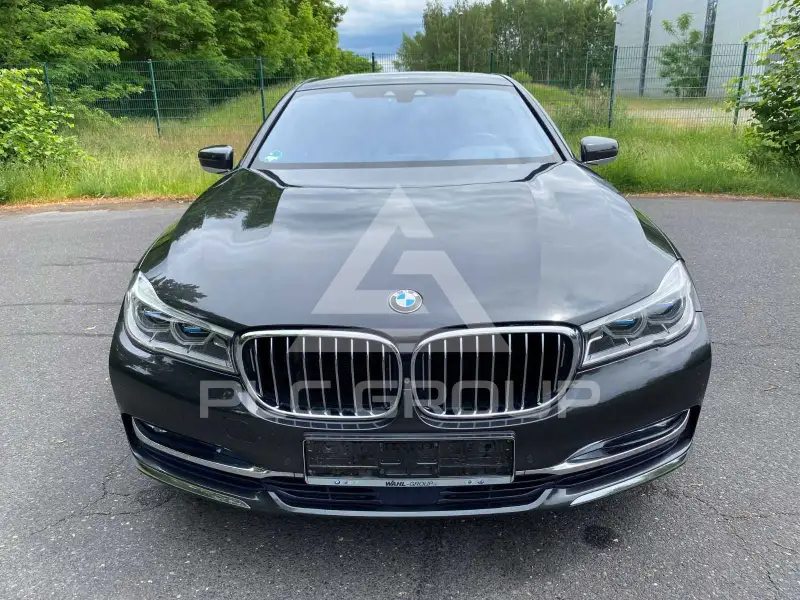 2016 BMW 740