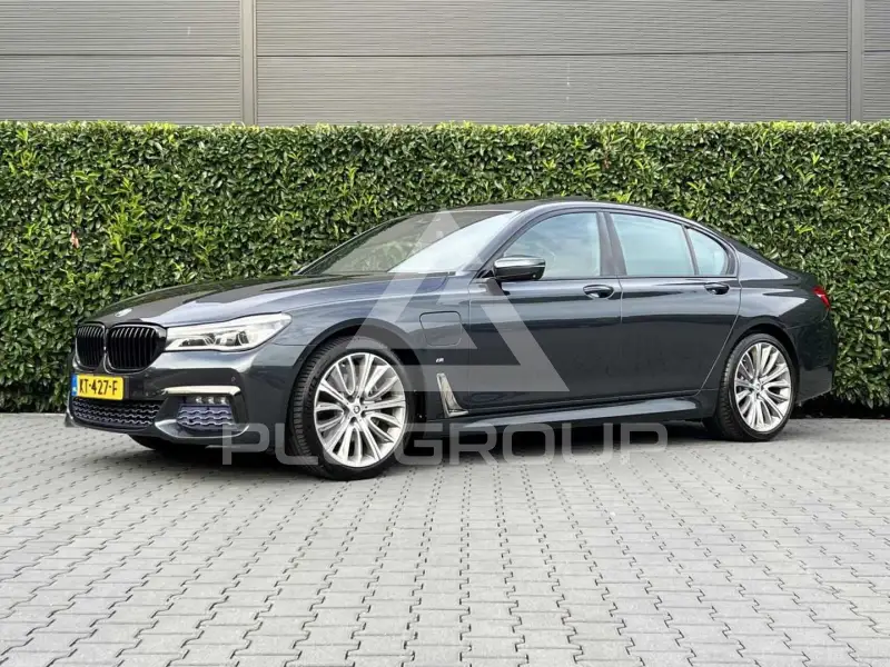 2016 BMW 740