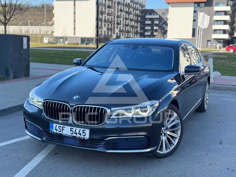 2016 BMW 740