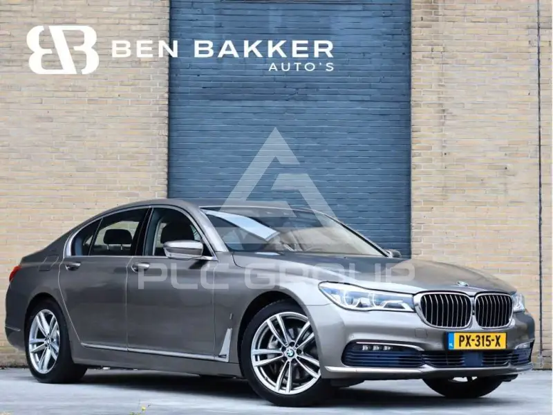 2016 BMW 740