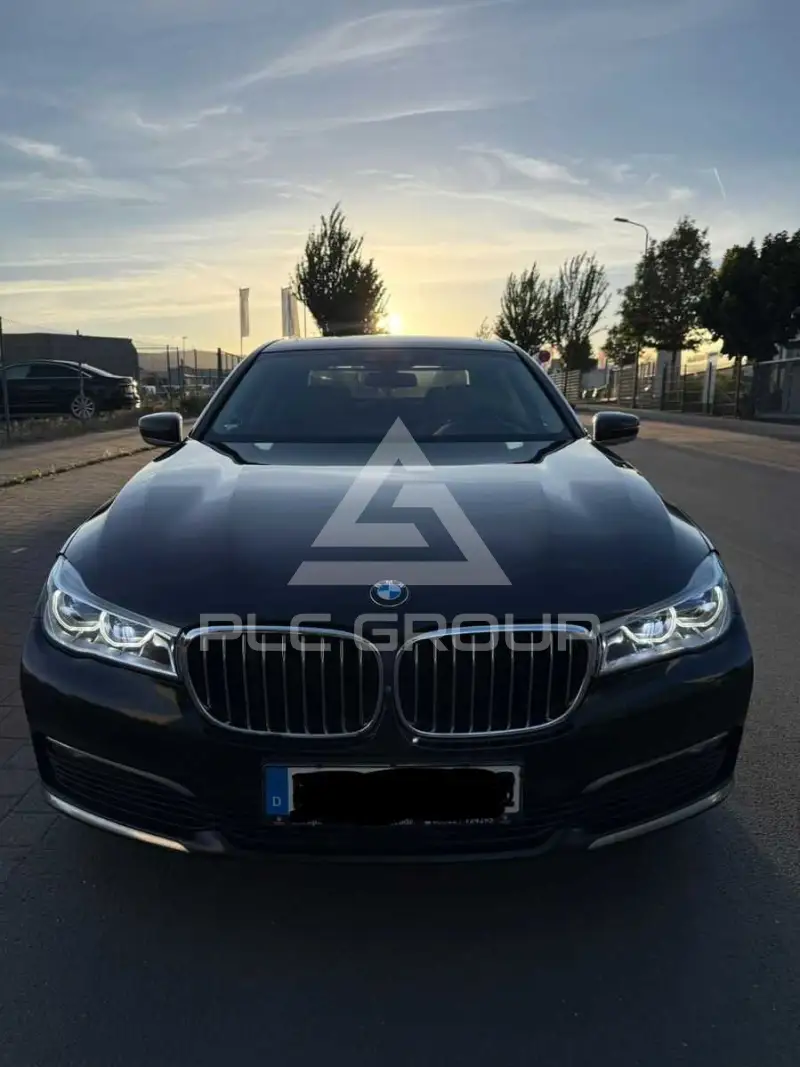 2016 BMW 740