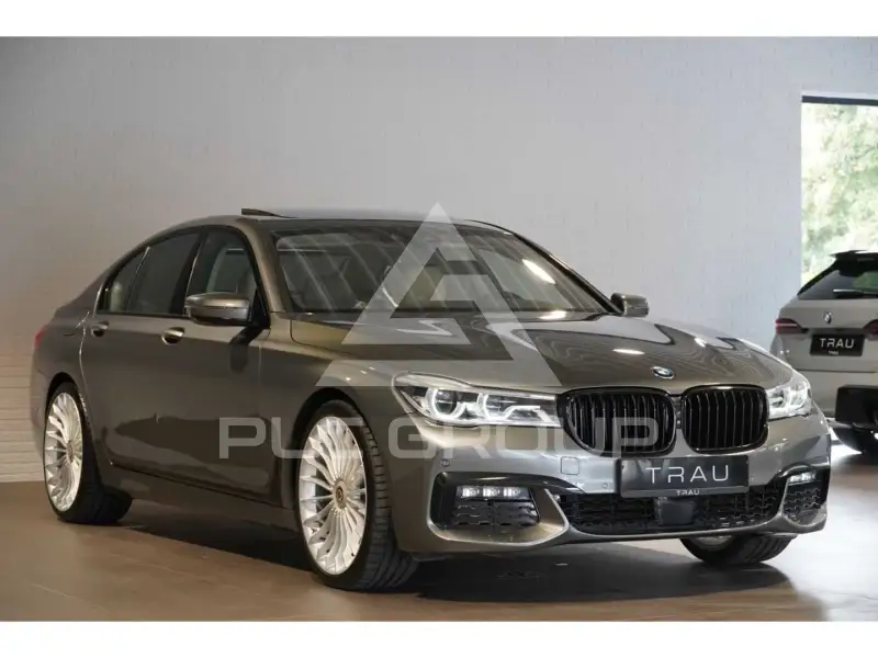 2016 BMW 740