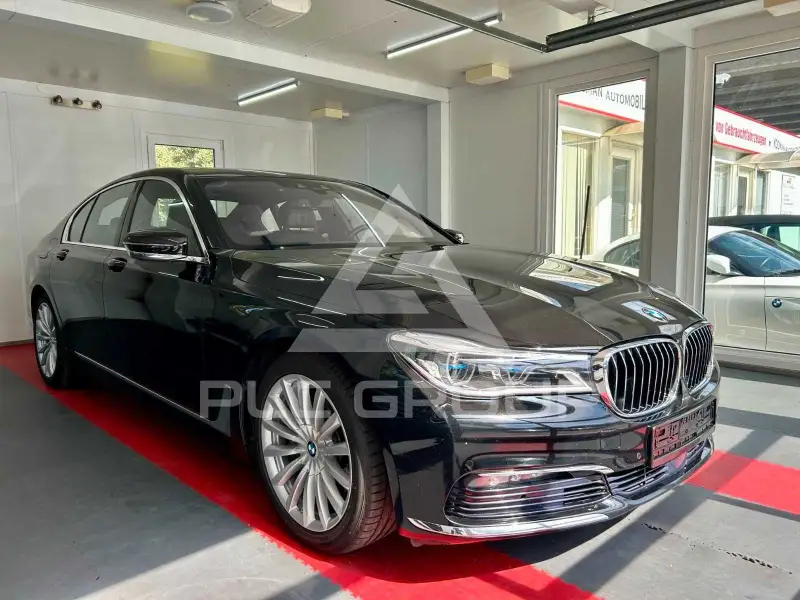 2016 BMW 740
