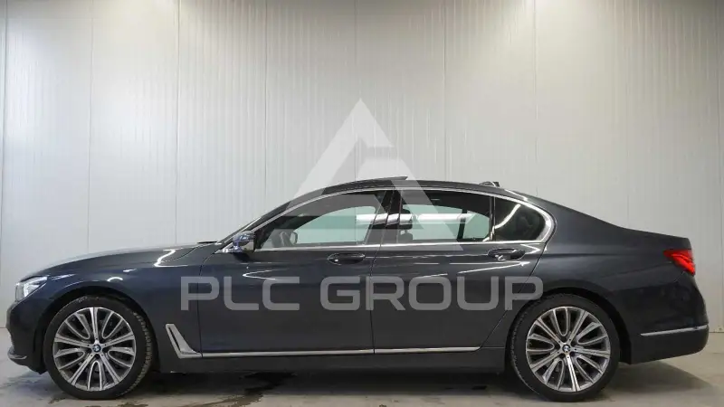 2016 BMW 740