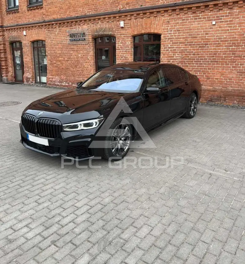 2016 BMW 740