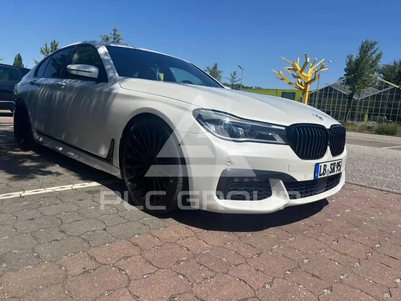 2016 BMW 740