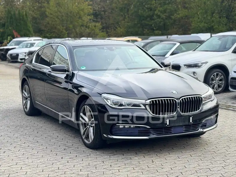 2016 BMW 740
