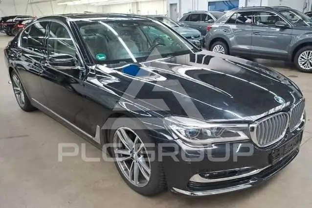 2016 BMW 740