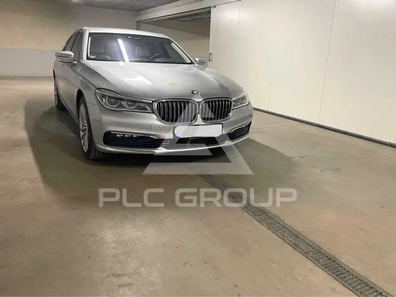 2016 BMW 740