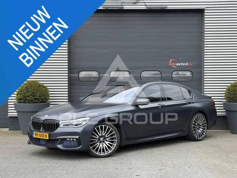 2016 BMW 750