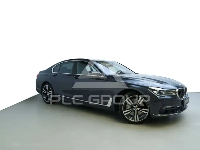 2016 BMW 750