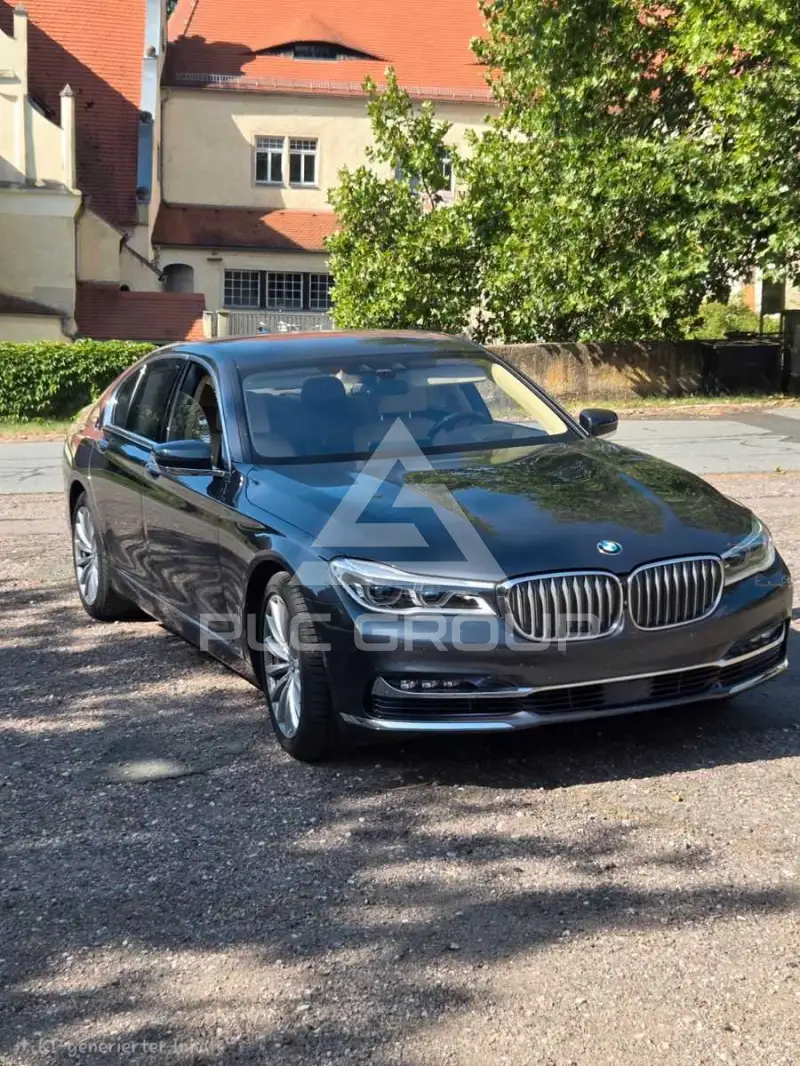 2016 BMW 750